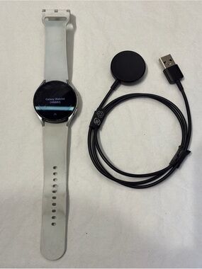 SAMSUNG GALAXY WATCH 4 40MM (SM-R860) With Charger